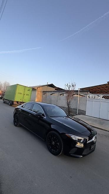 bmw 3 series: Mercedes-Benz A-Class: 2020 г., Седан — 2