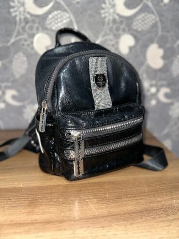 Лакированный стильный рюкзак в хорошем состоянии at lalafo.kg Лакированный стильный рюкзак в хорошем состоянии