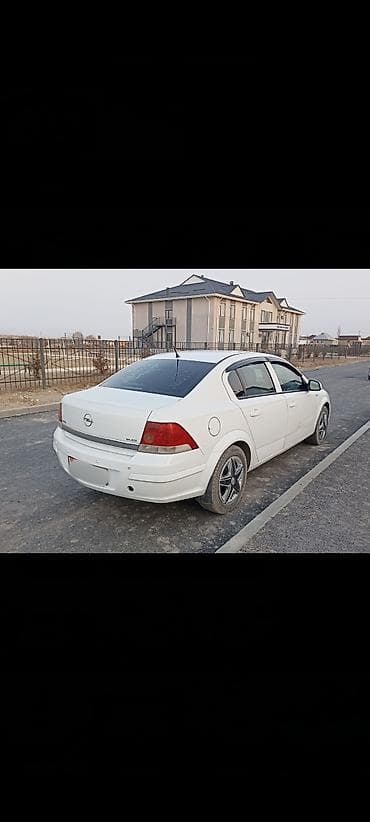 Продажа авто: Opel Astra: 2011 г., 1.8 л, Автомат, Бензин, Седан — 4