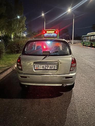 Toyota Duet: 2000 г., 1 л, Автомат, Бензин, Хэтчбэк — 4
