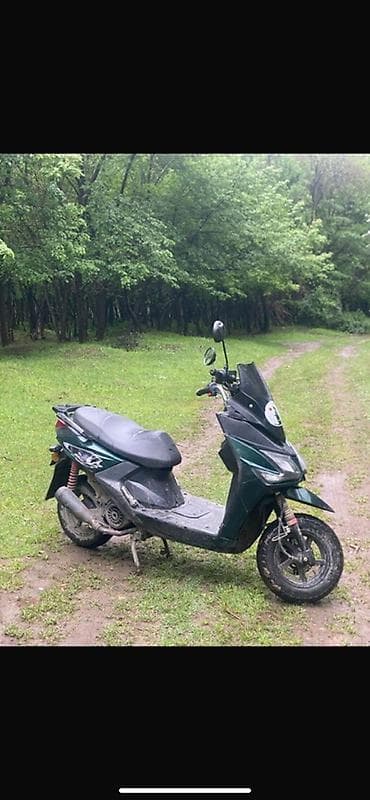 tesla model 3: Скутер/мопед городского типа - Кузов: обтекаемый пластиковый — 2