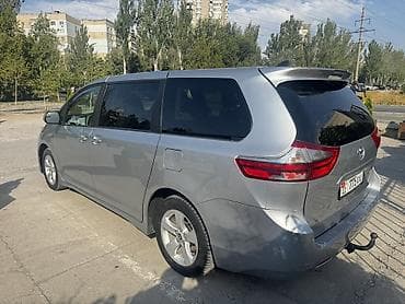 2020: Toyota Sienna: 2020 г., 3.5 л, Автомат, Бензин, Минивэн — 4