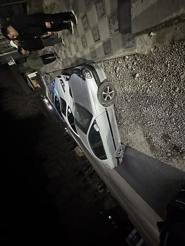 кио рио: Toyota Avensis: 1998 г., Седан — 3