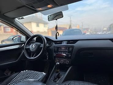 Skoda Octavia: 2018 г., 1.6 л, Автомат, Бензин, Седан — 4