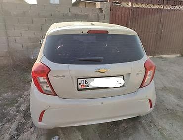 Транспорт: Chevrolet Spark: 2016 г., 1 л, Вариатор, Бензин, Хэтчбэк — 2
