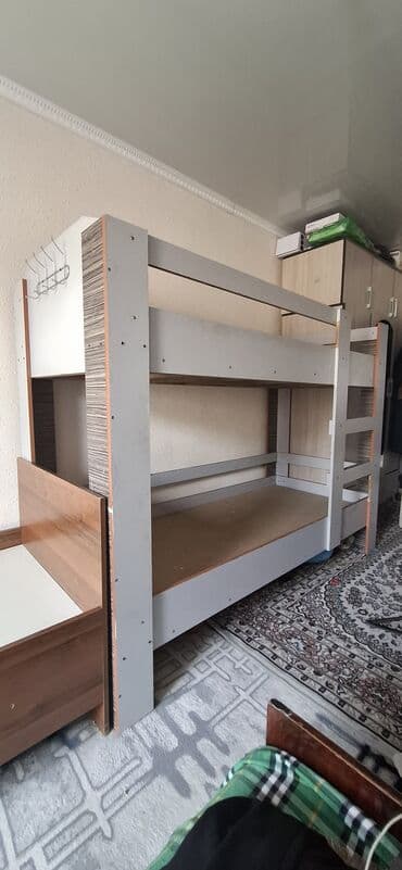 Офисная мебель: Двухъярусная кровать, Б/у, С выкатной системой — 1