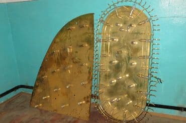 цветные лампы: Люстра б/у разборная, цвет желтого металла, шары гранённые для — 5