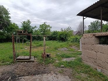 очень срочно продам: Срочно продается дом! В верхней части города Карабалта участок 6 соток — 5