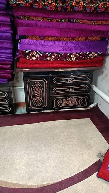 стильные картины для интерьера: Сундук, Б/у, Для белья, Дерево, цвет - Черный — 2