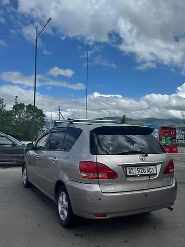 Toyota: Toyota Ipsum: 2002 г., 2.4 л, Автомат, Бензин, Минивэн — 2