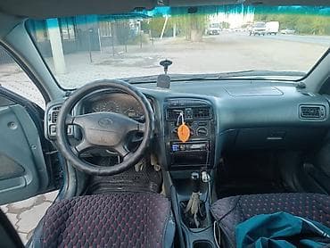 Toyota: Toyota Avensis: 1998 г., 1.6 л, Механика, Бензин, Седан — 4