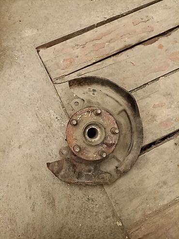 цапфа камри 55: Поворотный кулак в сборе с ступицей и защитным кожухом тормозного — 2