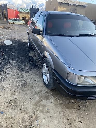бишкек автомобили: Volkswagen Passat: 1989 г., Седан — 5