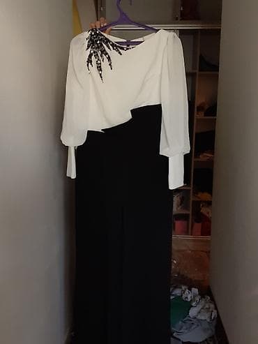 Джинсы: Продаю турецкий камбинизон 
Размер 46-48
Одевала один раз — 1