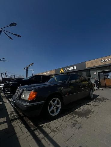 210 mers: Mercedes-Benz E-Class: 1992 г., 2 л, Механика, Бензин, Седан — 2