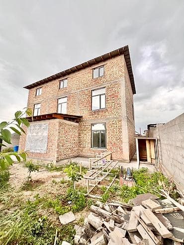 Недвижимость: 🏡 *Продаётся 3-комнатный дом в селе Оскон-Ордо* * Общая площадь дома — 2