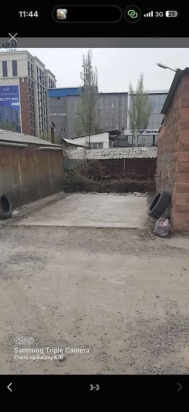 продаю мясной магазин 80кв м 22$: Место для автомобиля продаётся, площадью 21,7м. Длина - 6,2 м. Ширина — 2