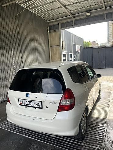 универса: Honda Fit: 2002 г., 1.3 л, Автомат, Бензин, Хэтчбэк — 3