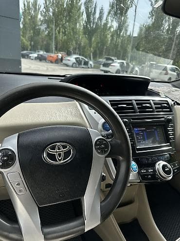 prius v: Toyota Prius V: 2012 г., 1.8 л, Вариатор, Гибрид, Минивэн — 3