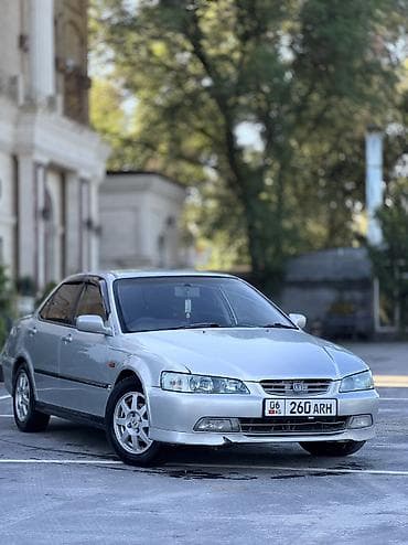 Honda Accord: 2001 г., 1.8 л, Автомат, Бензин, Седан