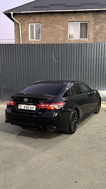 Toyota Camry: 2018 г., 2.5 л, Бензин — 9