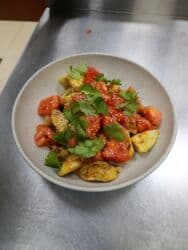 требуется музыкант в кафе: Повар Холодный цех. Больше 6 лет опыта — 10