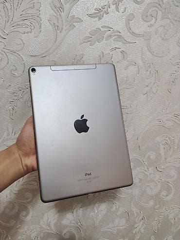 ipad 6 pro: Планшет, Apple, память 64 ГБ, 10" - 11", Wi-Fi, Б/у, Классический цвет - Серебристый — 1