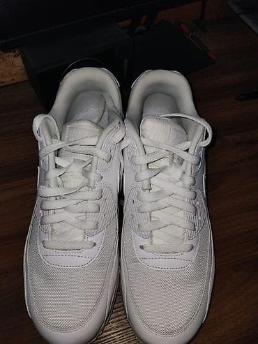 Мужские кроссовки, 43, Nike, Новый, цвет - Белый, Самовывоз at lalafo.kg Мужские кроссовки, 43, Nike, Новый, цвет - Белый, Самовывоз