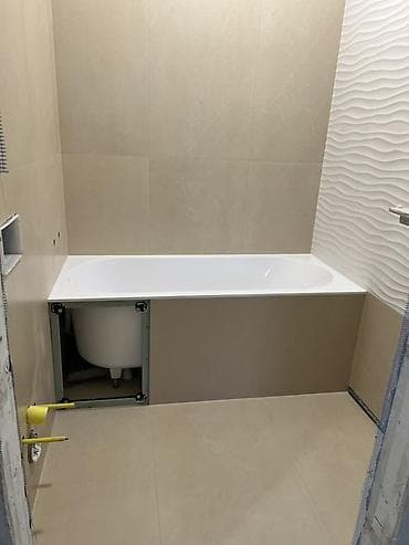 ванны душ: Ванная чаша прямоугольной формы с фронтальным экраном под плитку. - — 1