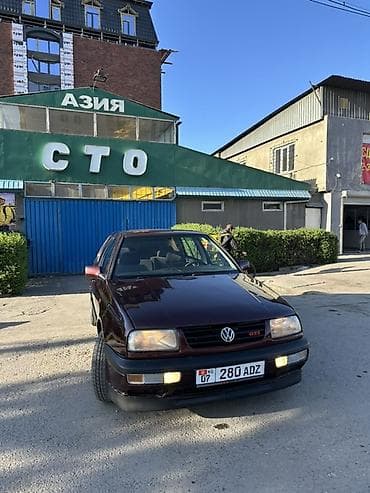 продам срочно машину: Volkswagen Vento: 1993 г., 1.8 л, Ручные, Бензин, Седан — 2