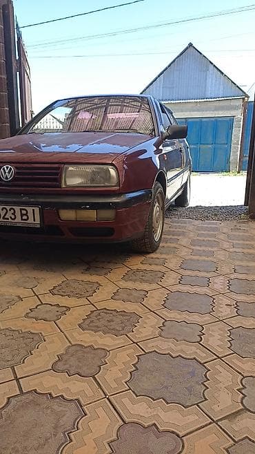 Унаа: Volkswagen Vento: 1992 г., 1.8 л, Кол менен иштөөчү, Бензин, Седан — 3