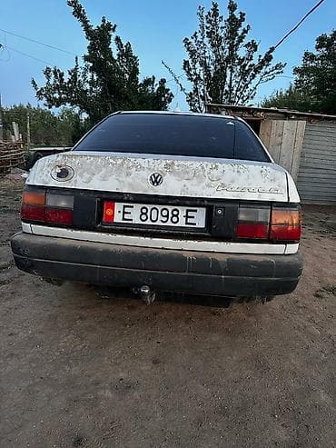 машина алам: Volkswagen Passat: 1989 г., 1.8 л, Механика, Бензин, Седан — 4
