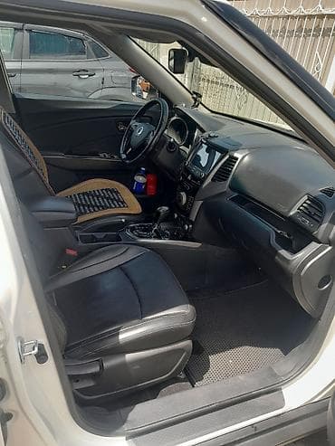 daewoo centra: Ssangyong Tivoli: 2017 г., Автомат, Дизель — 2