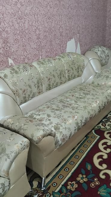 кушетка арена: Мягкий комплект для гостиной: длинный трехместный диван и два глубоких — 2