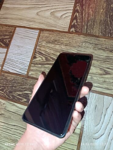 редим 10 а: Samsung Galaxy A06, Колдонулган, 128 ГБ, 2 SIM — 1