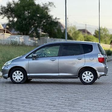 Продажа авто: Honda Fit: 2005 г., 1.3 л, Вариатор, Бензин, Хэтчбэк — 3