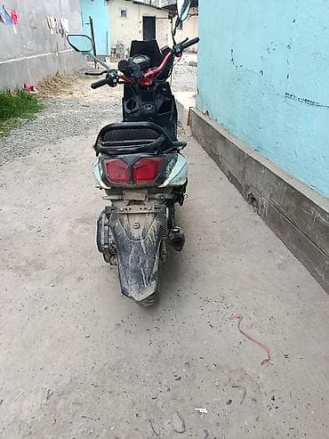 мото амортизатор: Скутер бензиновый Bennali 180см³ (точный объем не указан) мотор жаны — 3