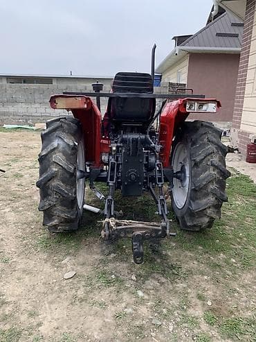 мини трактор с куном: Колесный трактор компактного класса, красный. - Привод: задний, с — 4