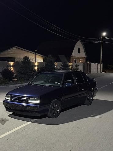 jak авто: Volkswagen Vento: 1998 г., 2 л, Механика, Бензин, Седан — 1