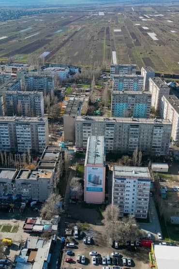 сдаю квартиру посуточно: 2 комнаты — 1