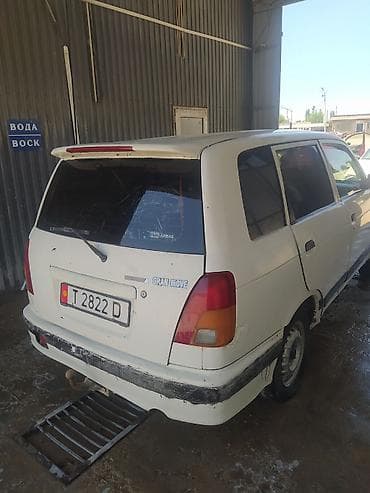 Продажа авто: Daihatsu Pyzar: 2000 г., 1.6 л, Механика, Бензин, Универсал — 6