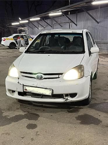 Унаа сатуу: Toyota Platz: 2003 г., 1.5 л, Автомат, Бензин, Седан — 2