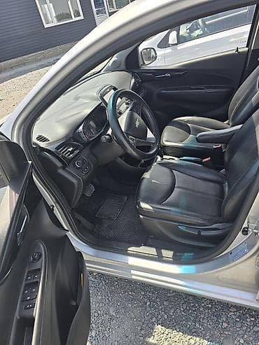 какие авто надежные: Chevrolet Spark: 2017 г., Бензин, Хэтчбэк — 6