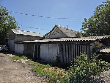 Гаражи: Продается жилой дом с хозяйственными постройками и гаражами/боксами на — 1