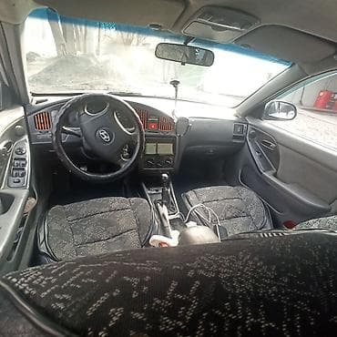 Унаа сатуу: Hyundai Elantra: 2005 г., 1.6 л, Кол менен иштөөчү, Бензин, Седан — 3