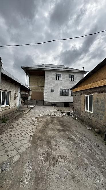 Продаётся частный жилой дом 4 сотых - Двухэтажное капитальное at lalafo.kg Продаётся частный жилой дом 4 сотых - Двухэтажное капитальное