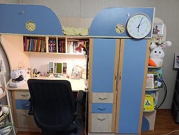 письменный: Двухъярусная детская кровать, Б/у, ЛДСП, цвет - Голубой — 9