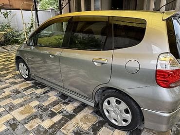 Продажа авто: Honda Fit: 2005 г., 1.3 л, Автомат, Хэтчбэк — 3