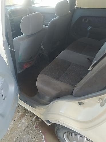 Продажа авто: Daihatsu Pyzar: 2000 г., 1.6 л, Механика, Бензин, Универсал — 4