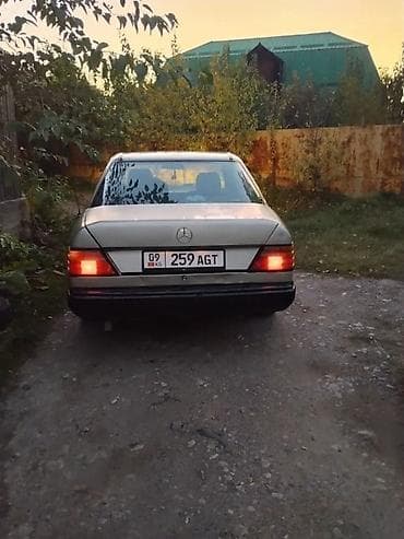 Продажа авто: Mercedes-Benz W124: 1990 г., Механика, Седан — 3